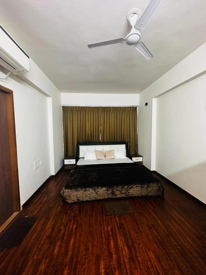 River Front Property Ahmedabad Exterior foto